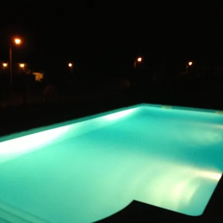 4 Bedrooms With Private Pool Enclosed Garden And Wifi At 别墅 *
